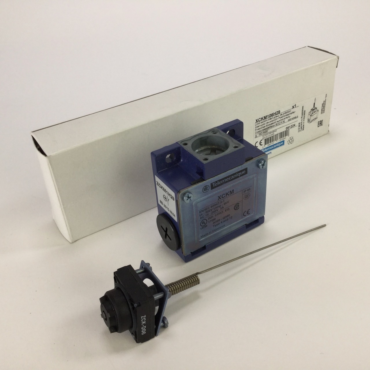 C&Ocirc;NG TẮC H&Agrave;NH TR&Igrave;NH TELEMECANIQUE XCKM106h29