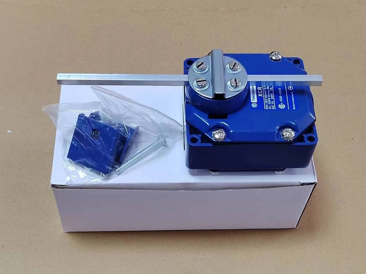 C&Ocirc;NG TẮC H&Agrave;NH TR&Igrave;NH TELEMECANIQUE XCRF171