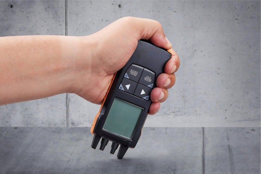 ƯU ĐIỂM NỔI BẬT CỦA M&Aacute;Y ĐO CH&Ecirc;NH &Aacute;P KH&Iacute; CẦM TAY