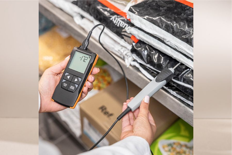 M&Aacute;Y ĐO NHIỆT ĐỘ CẦM TAY